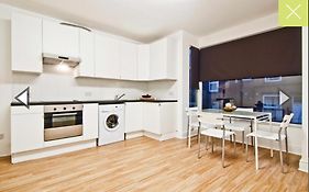 Private Room Close To Leeds University And City Centre