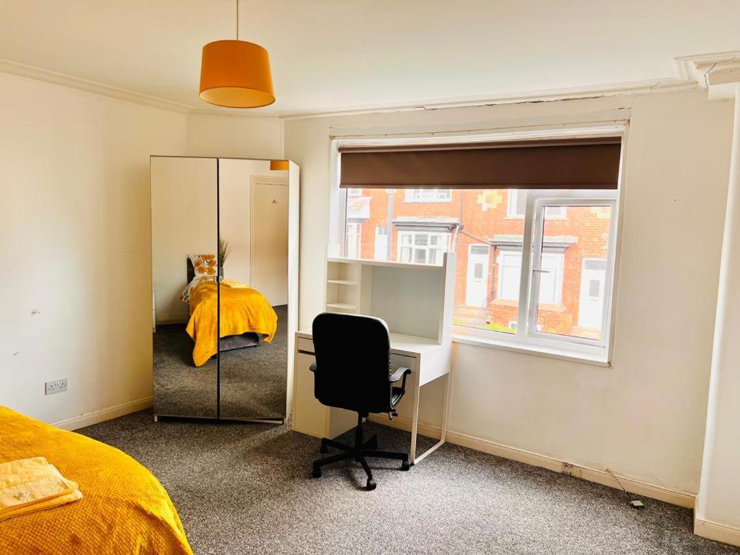 Private Room Close To Leeds University And City Centre Exterior photo