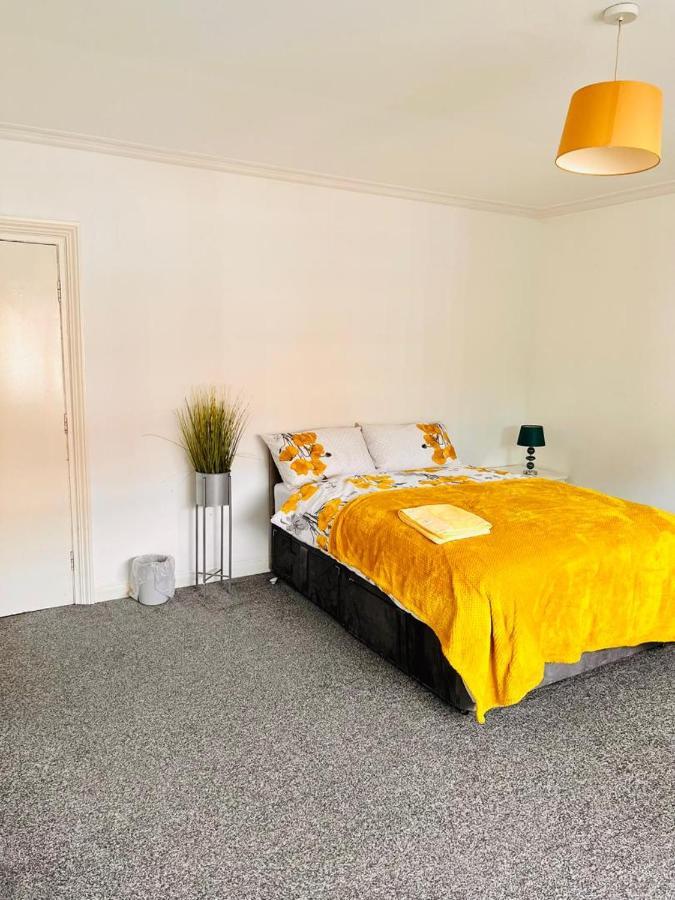 Private Room Close To Leeds University And City Centre Exterior photo